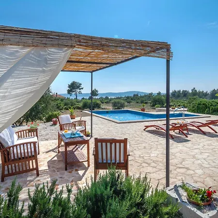 Vikendica Lovely Home In Sutivan Sutivan